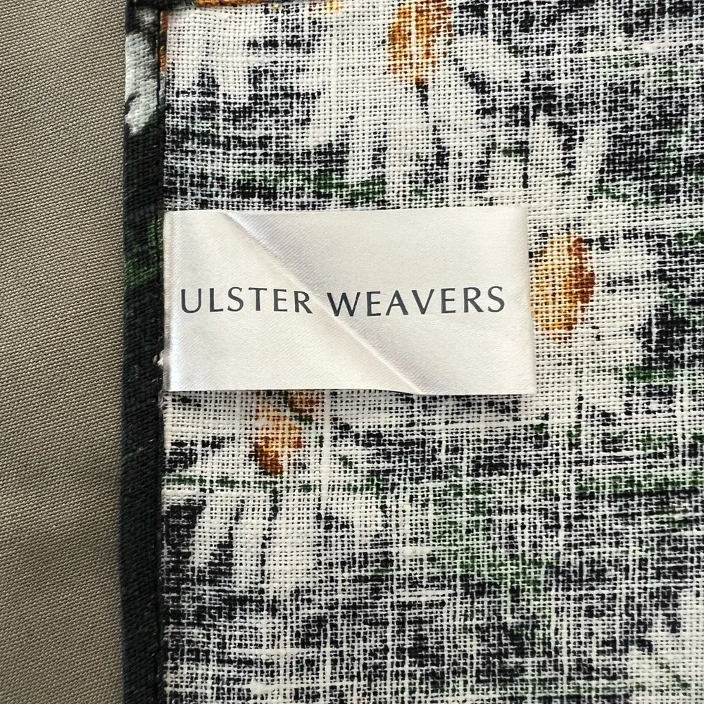 New Ulster Weavers Scottie Terrier with Daisies Tea Towel